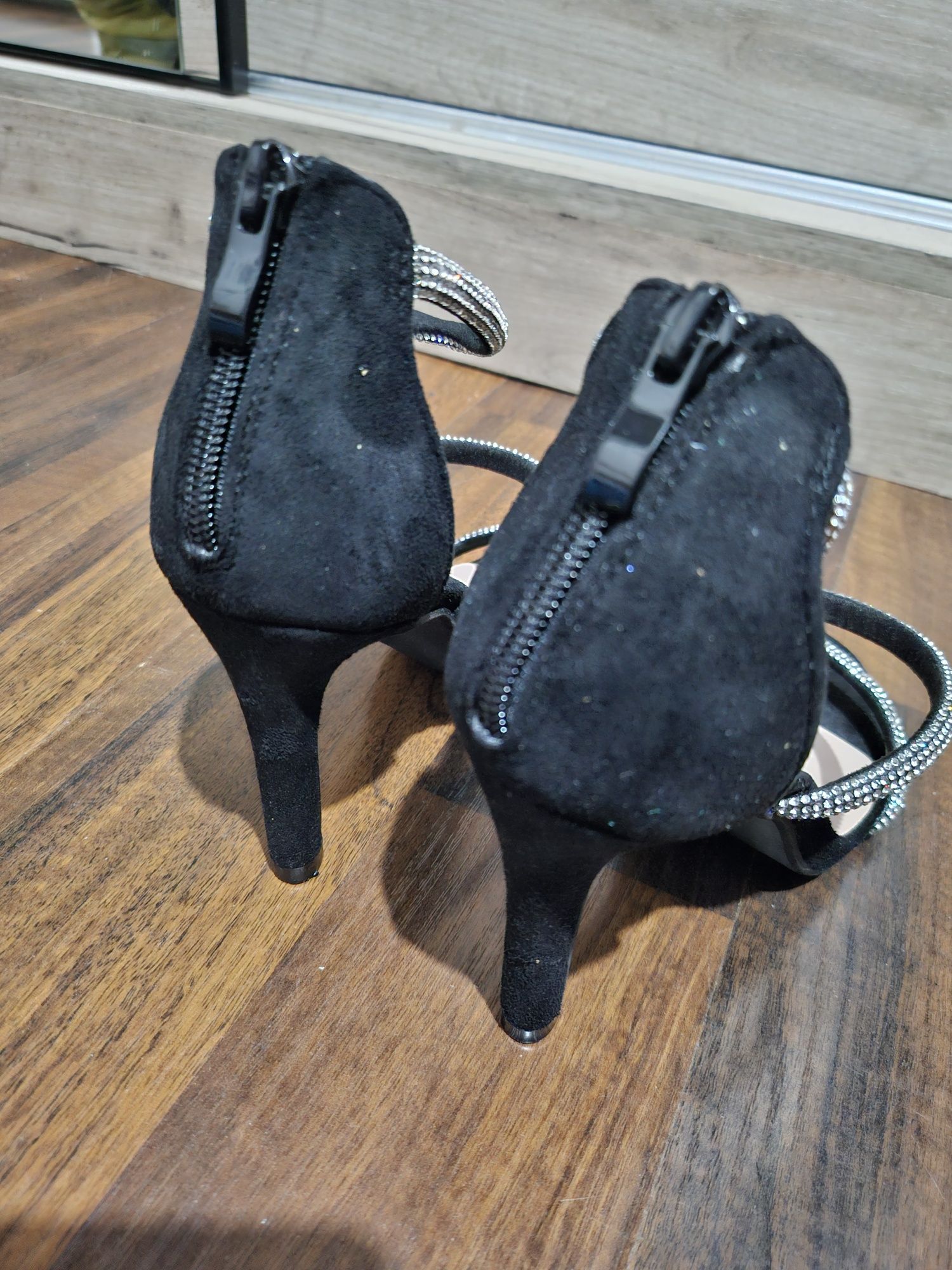 Sandale numarul 35 -36