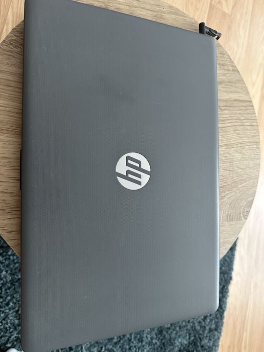 Laptop HP model 15-daO503sa