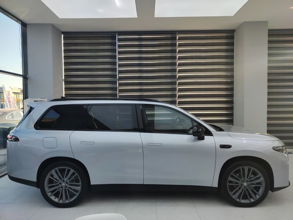 Leapmotor C16 Hybrid Silver..