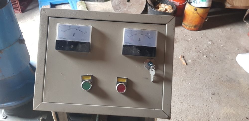 Se vand:presa peleti / transpalet electric