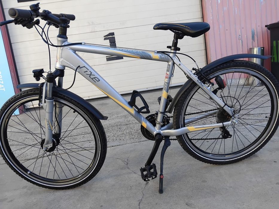 Vând bicicleta din aluminiu
