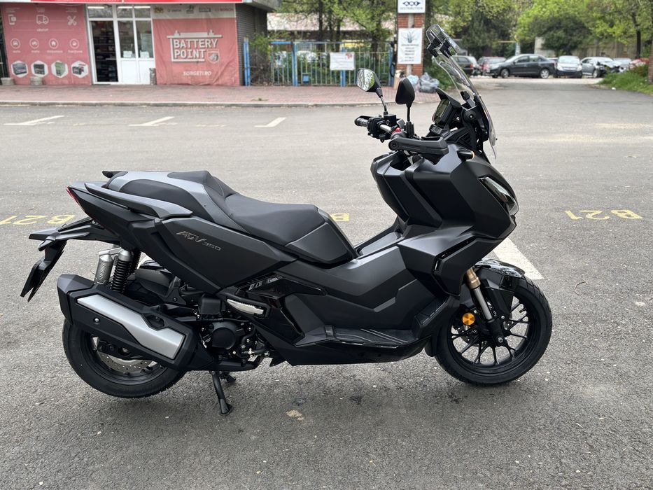 HONDA ADV 350 Culoare Pearl Nightstar Black /GARANTIE 3 ani