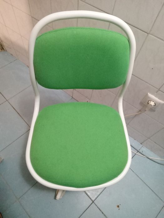 Scaun birou copii... vezi foto...