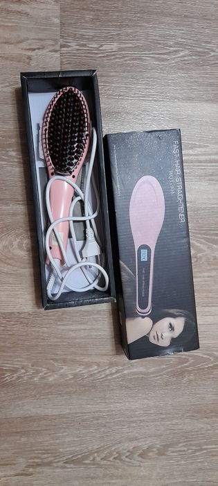 Продам расческа выпрямитель.