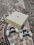 PLAYSTATION 4 pro 1tb ideal