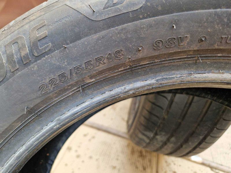 2 Bridgestone R18 225/55
летни гуми
DOT0624