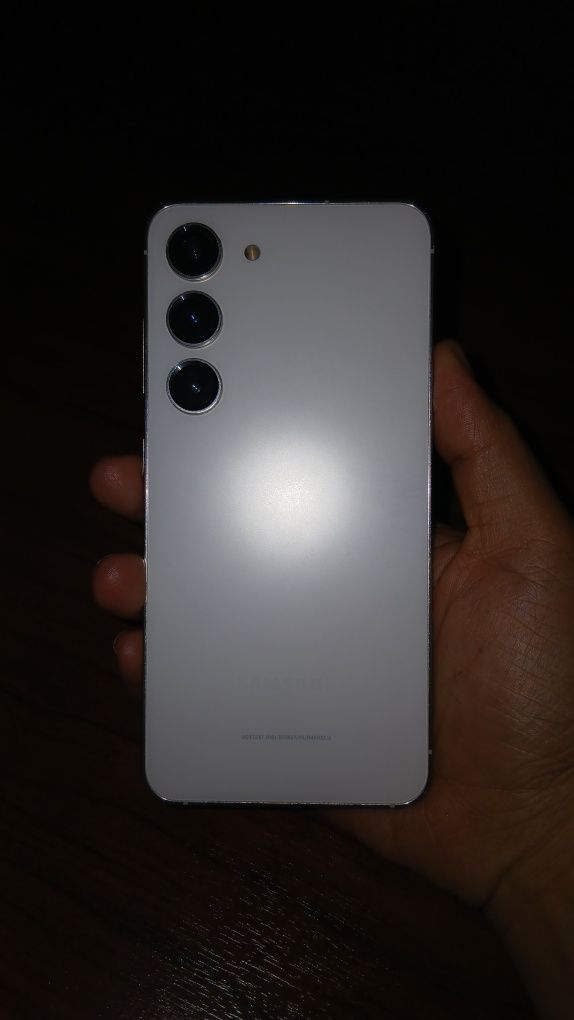 Samsung 23 holati ideal