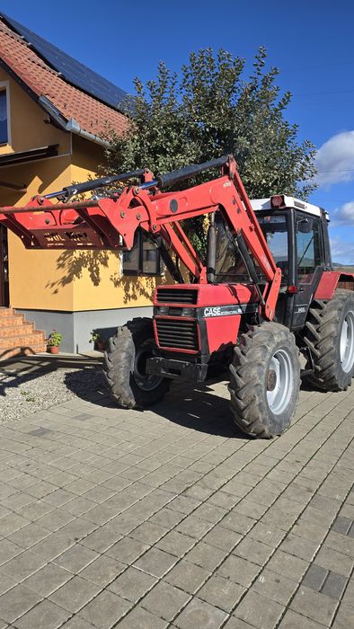 Tractor 4x4 Case 845 XL incarcator frontal international. fiat