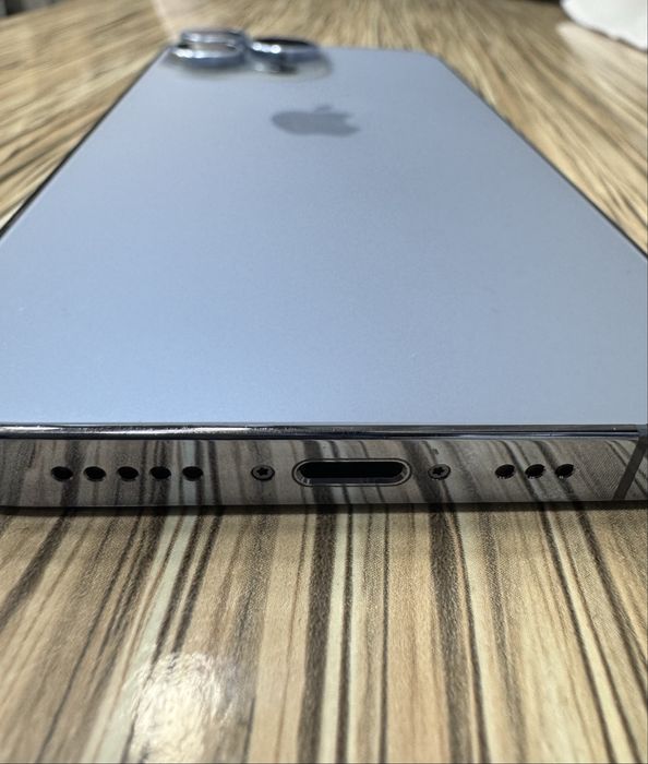 Karobka dakumenti bo Iphone 13pro 128gb akuratniy ishlatilgan
