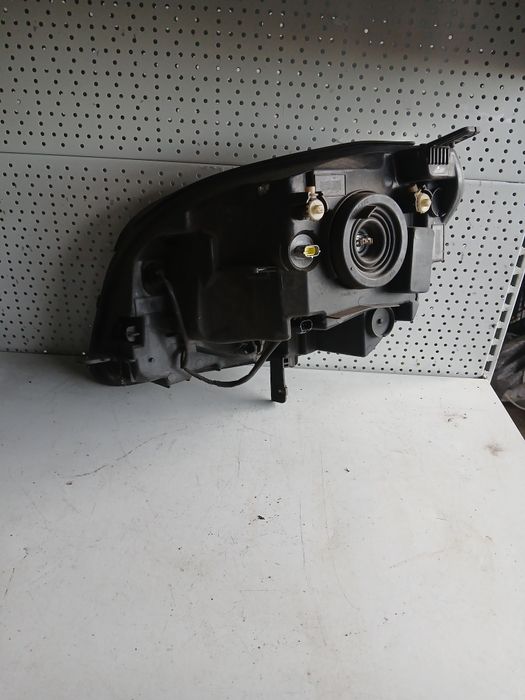 Десен фар Chevrolet Orlando