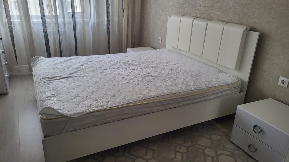 Спальный кравать, и полуторка