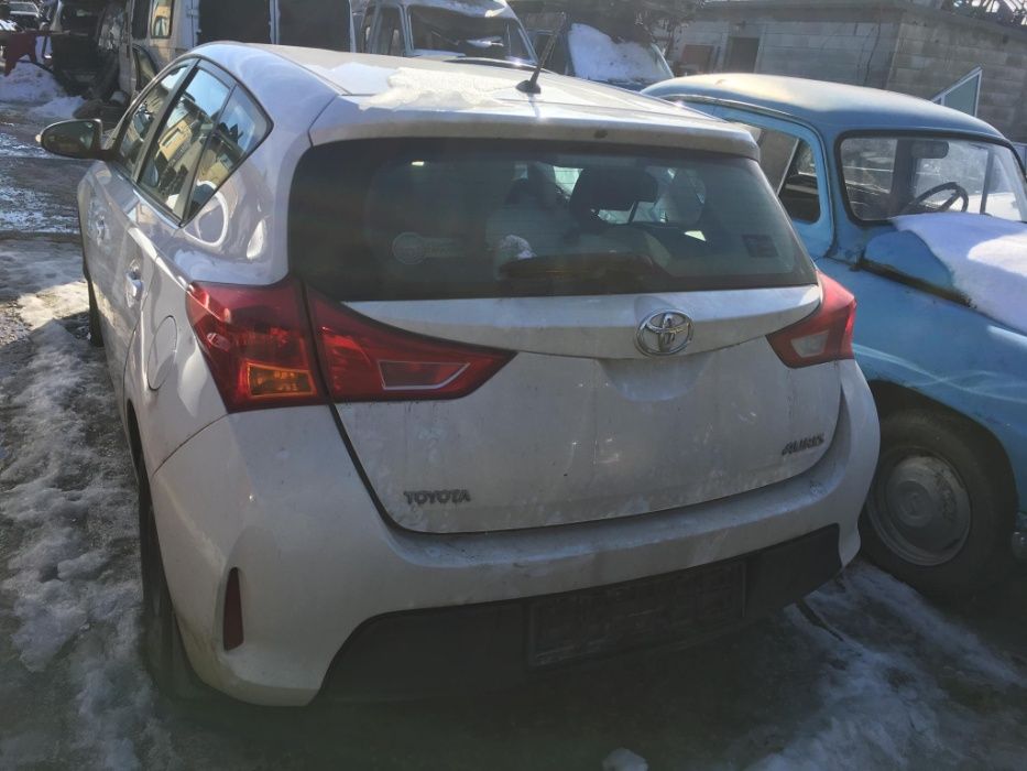 toyota auris 1.4 d4d 28000 km на части wifi тойота аурис