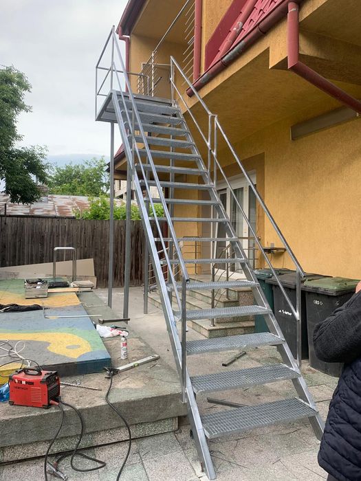 Scara metalica zincata  exterioara pentru ,case, beciuri și incendii