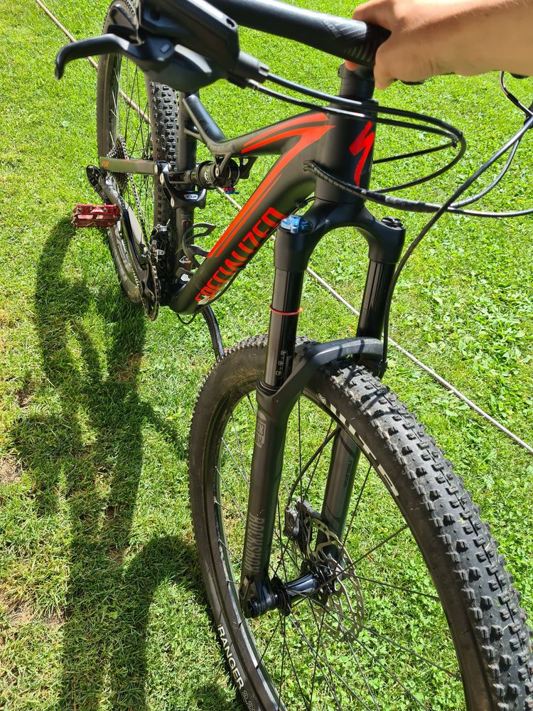 Full-Suspension Specialized StumpJumper 29