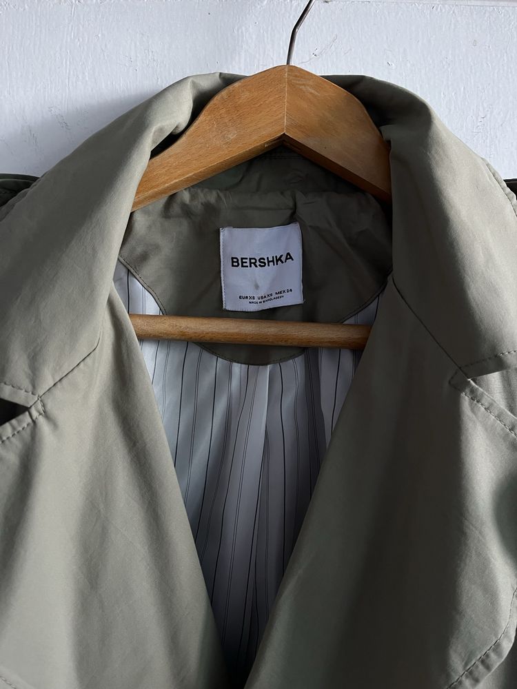 Есенно яке Bershka