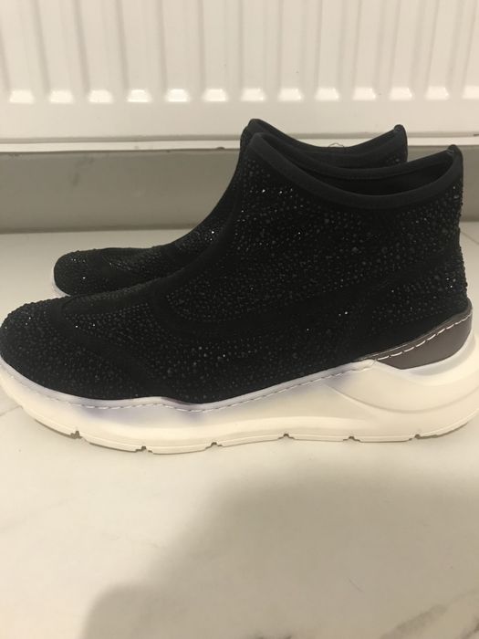 Adidasi Alma en Pena, noi, 39