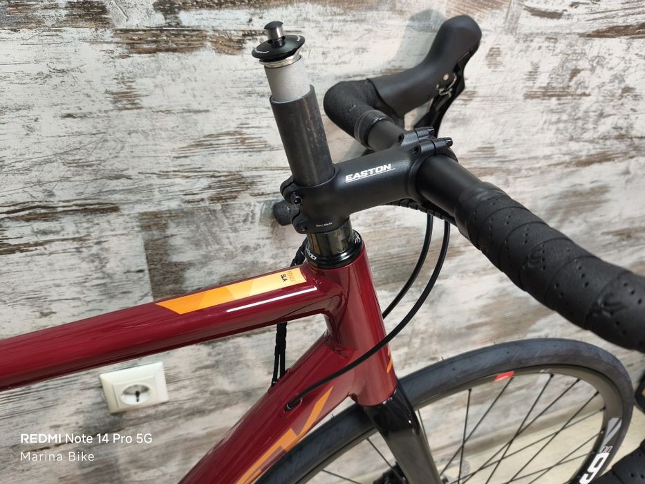 НОВ алуминиев шосеен велосипед Ridley Fenix SLA Disc 105 12 Fulcrum