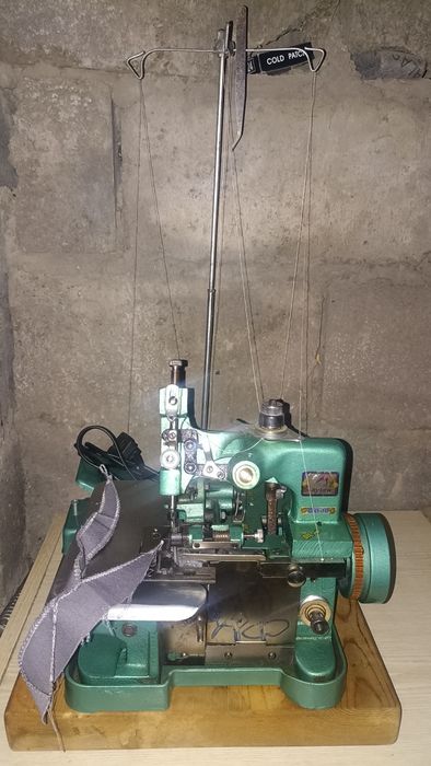 Оверлог оригинал 3х ниточный оверложит отлично классно