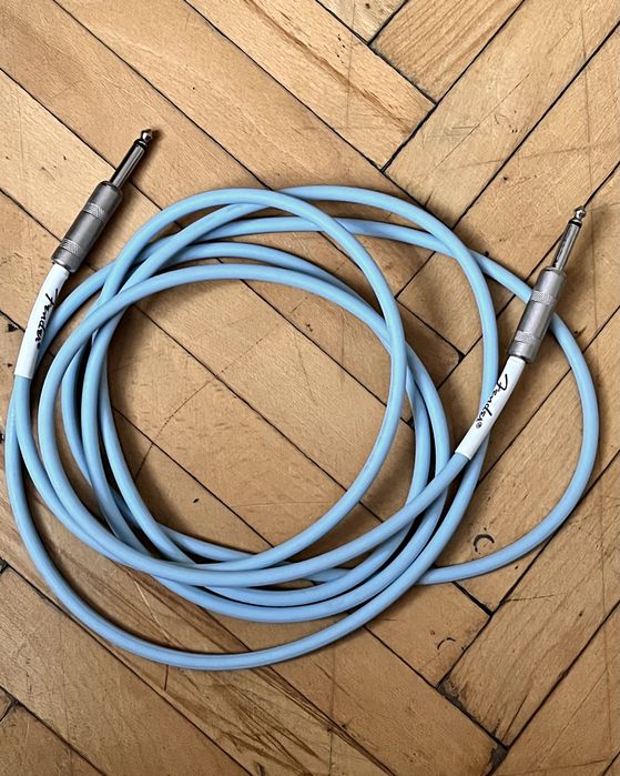 Amplificator Fender Frontman 10G + Cablu Fender 3M