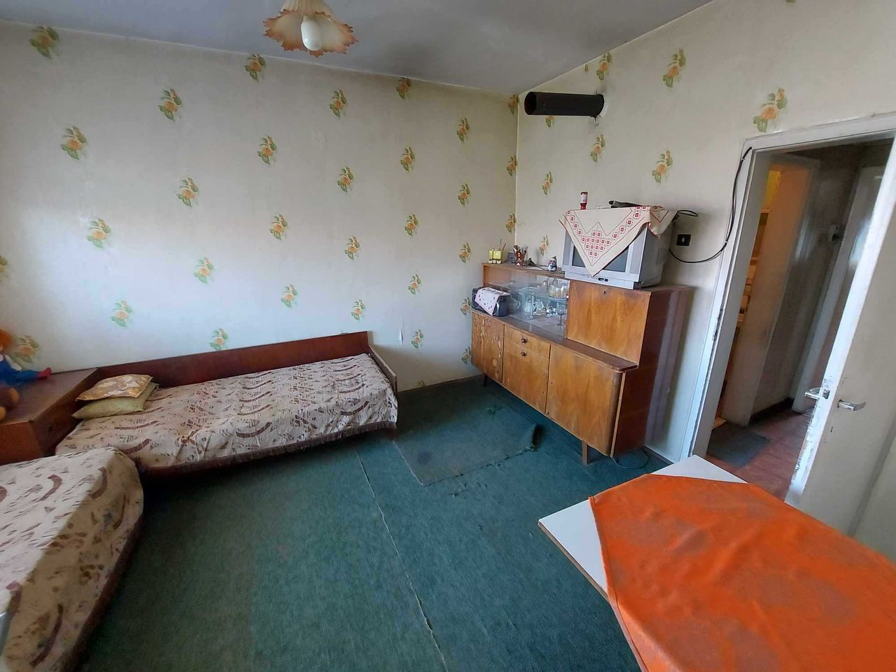 Продава се Тристаен апартамент в Търговище, Център - 85 кв.м за 960 €/кв.м - Снимка #2