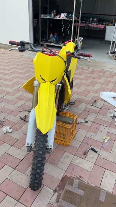 Suzuki Rm 125 (Ktm Husqvarna Yamaha Kawasaki)