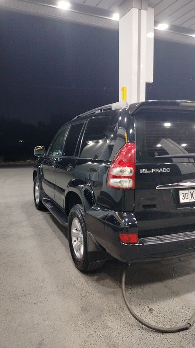 Tayota land cruiser prado