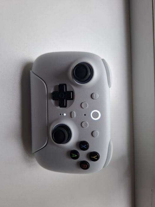Игровой контроллер 8BitDo Ultimate 2 Wireless Controller белый