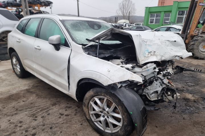amortizor haion far stop tripala lampa stanga dreapta fata spate ceasuri bord caseta de directie Volvo XC 60 2, an 2018, motor 2.0 benzina plug-in hybrid, 320cp,  dezmembrez dezmembrari