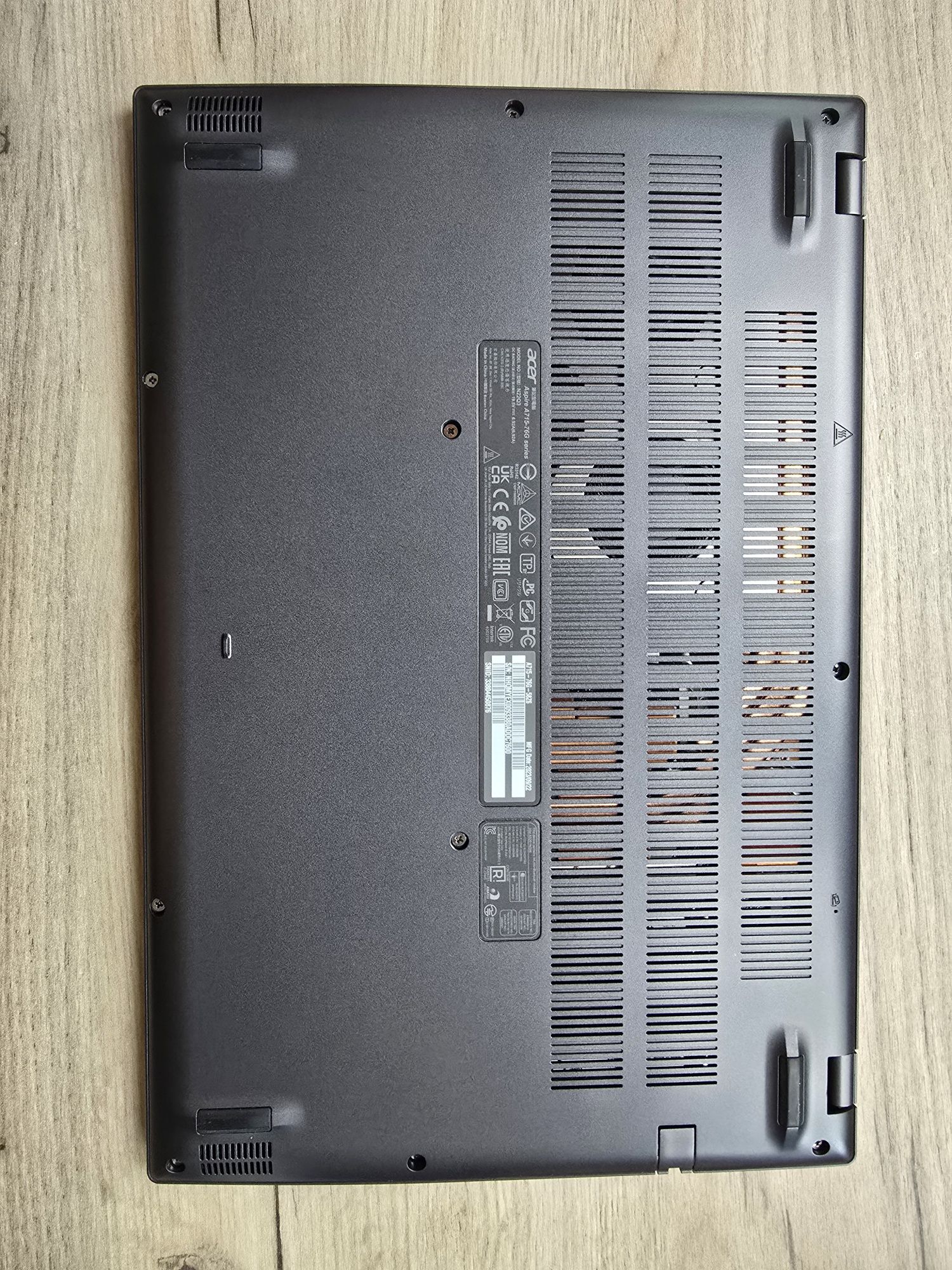 Acer Aspire 7 A715-76G