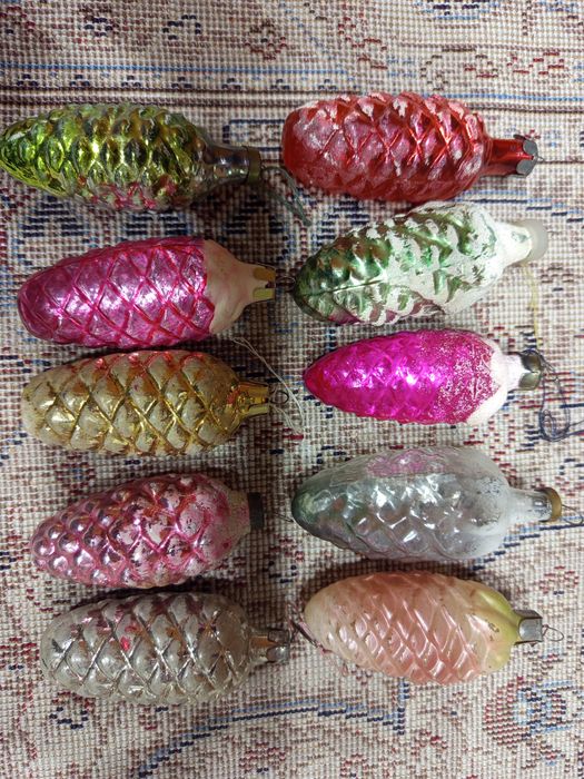 Продам  елочные игрушки СССР, набор шишки и шары, разные фигурки