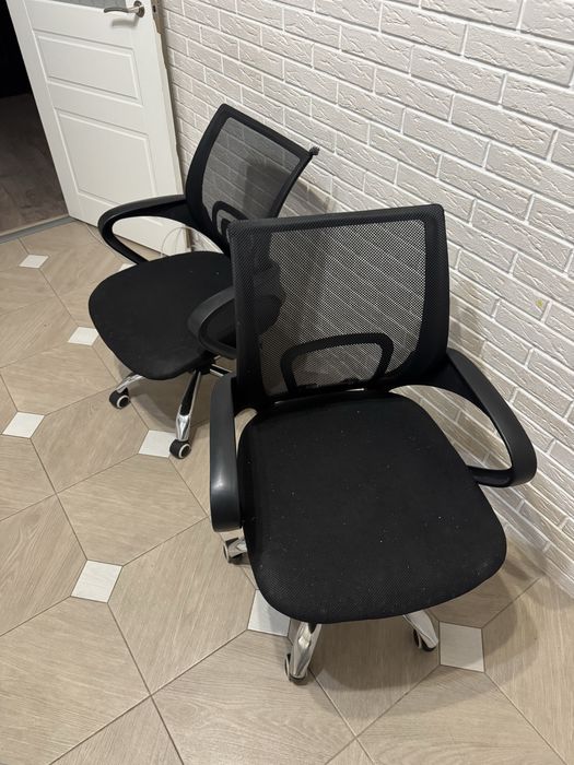 Офисный кресло