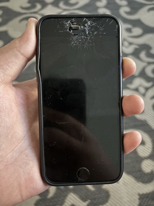 Телефон аййфон 8