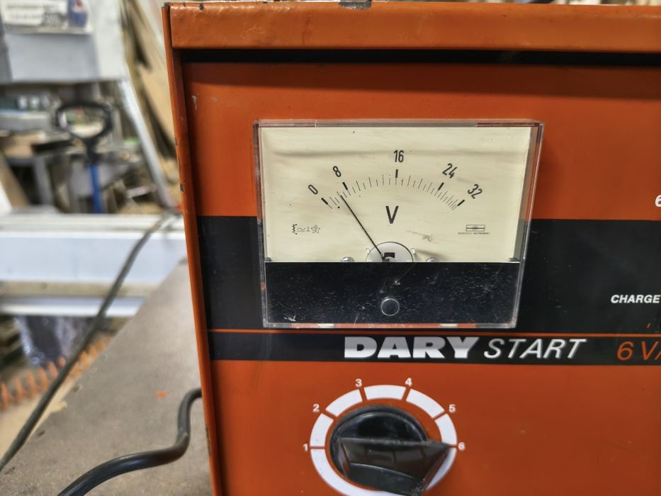 Стартово с зарядно Dary Start