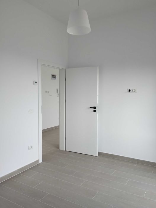 Proprietar închiriez ap 2 camere nemobilat Giroc