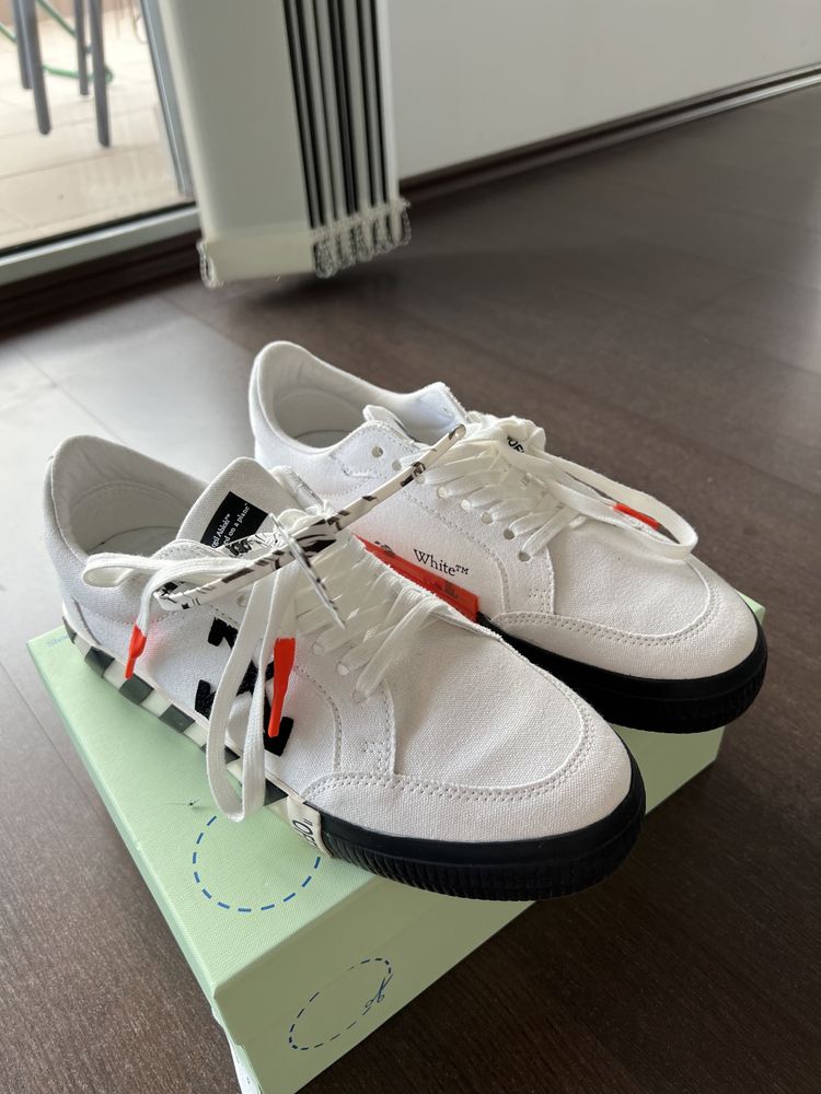 Sneakers Off-White Vulcanized