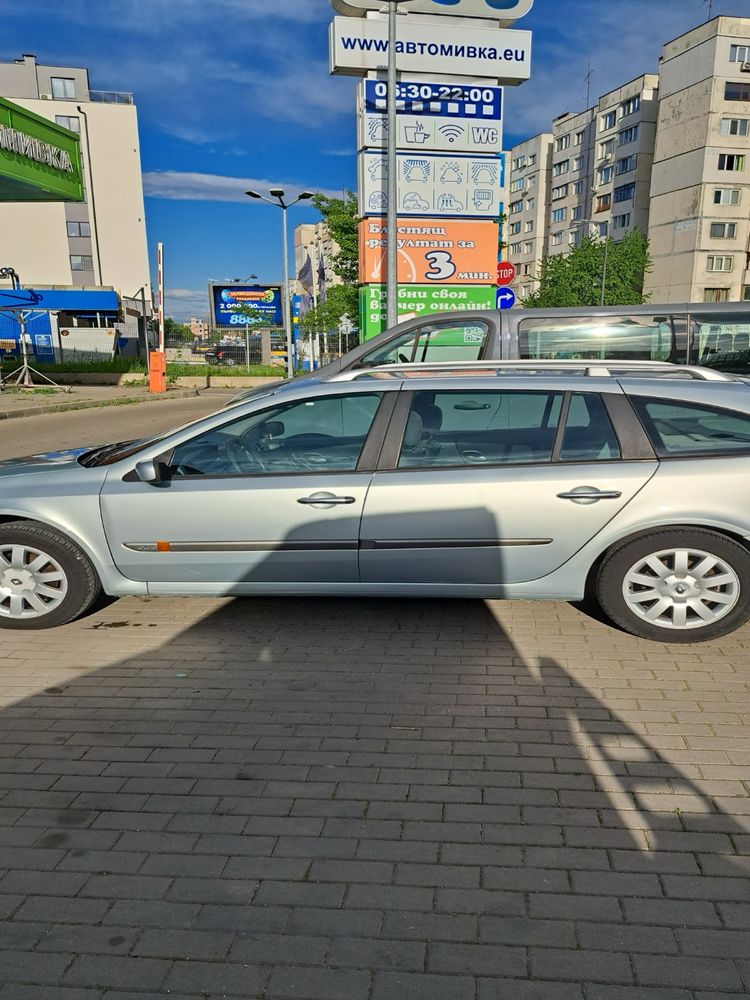 Продавам Renault Laguna