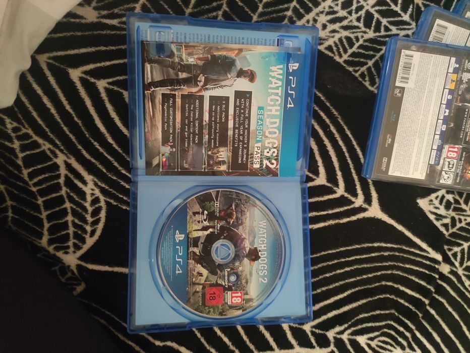 Продавам watch dogs 2 за ps 4 pro