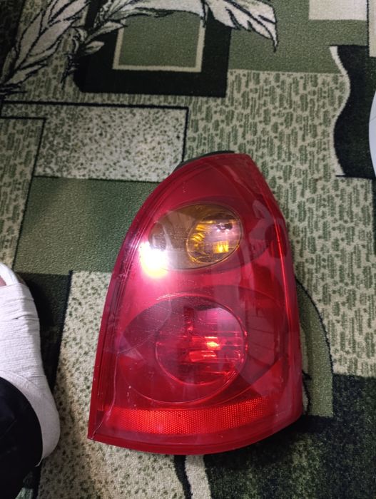 Продам задний фонарь нисан р12 уневирсал