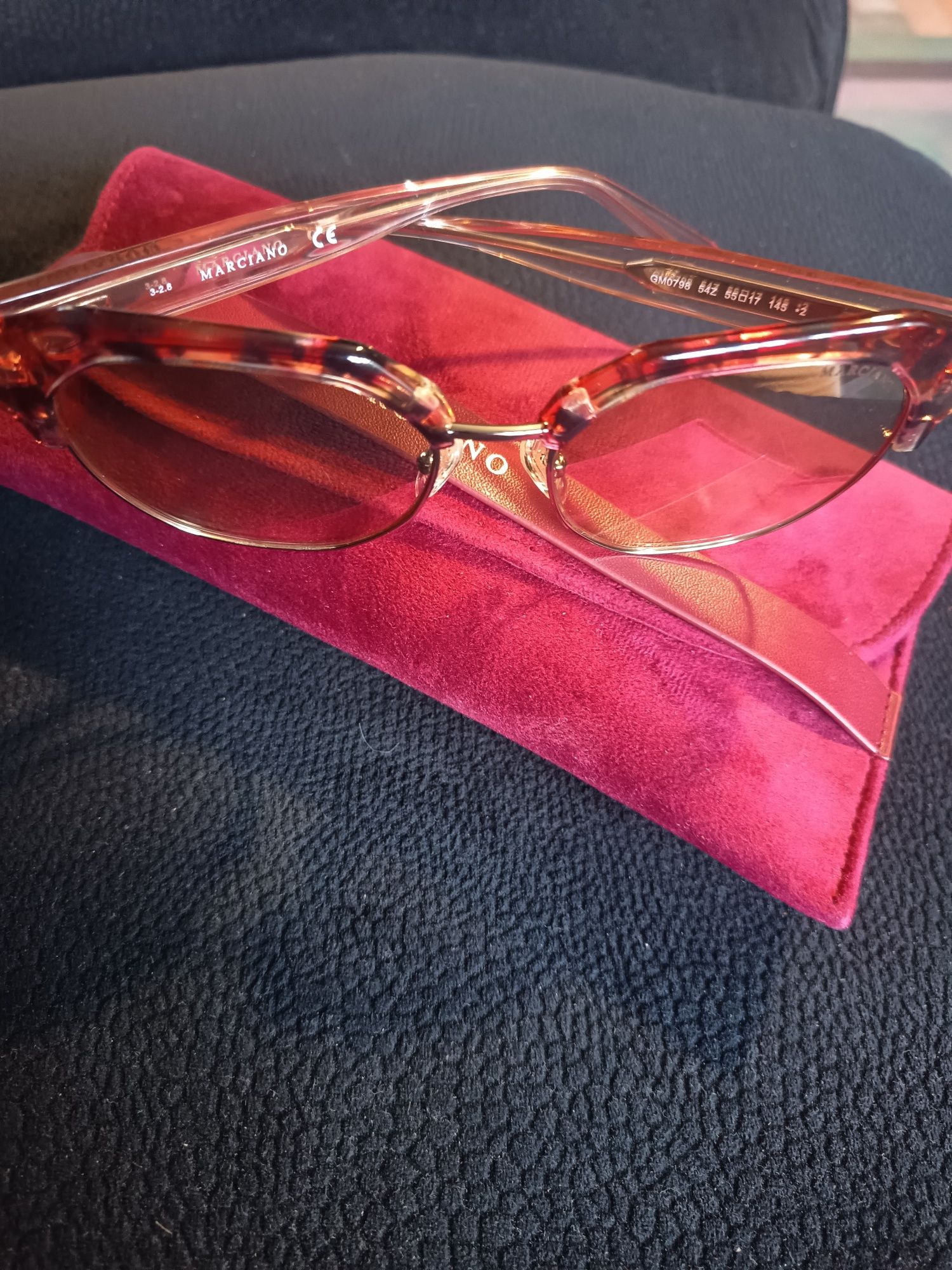 Слънчеви очила Guess