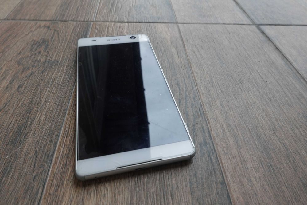 Sony Xperia C5 Ultra 13mp camera selfie