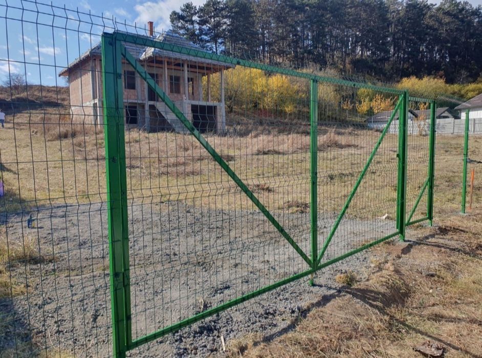 Meșter la garduri din plasă bordurata