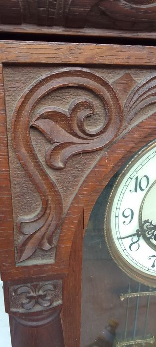 Ceas de perete cu pendul vechi