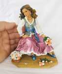 Figurină decorativă din rășină acrilică "Florăreasă" Colecția Leonardo