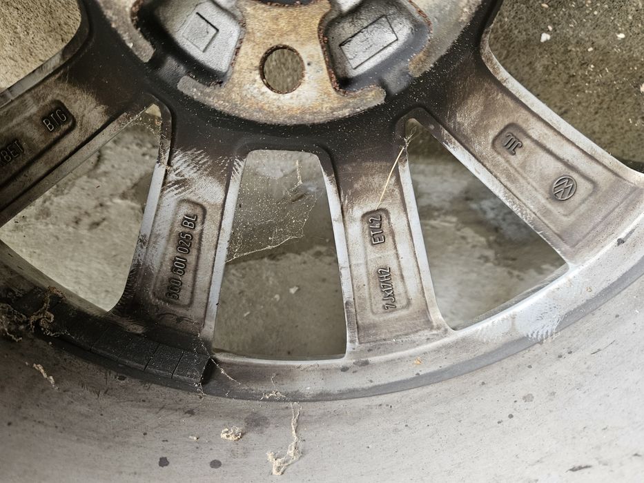 Vw 17 5x112 със гуми континентал