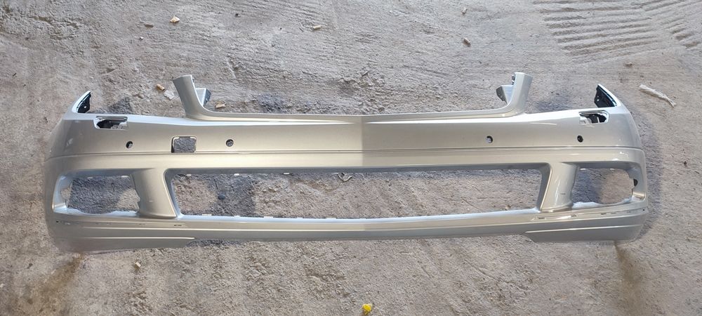 Предна броня C-class мерцедес