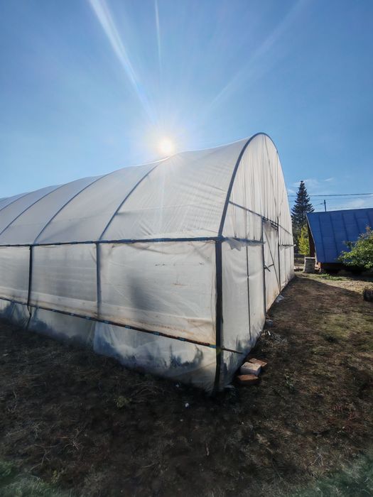 De vânzare solar 10 metri lățime 40 lungime  preț  negociabil