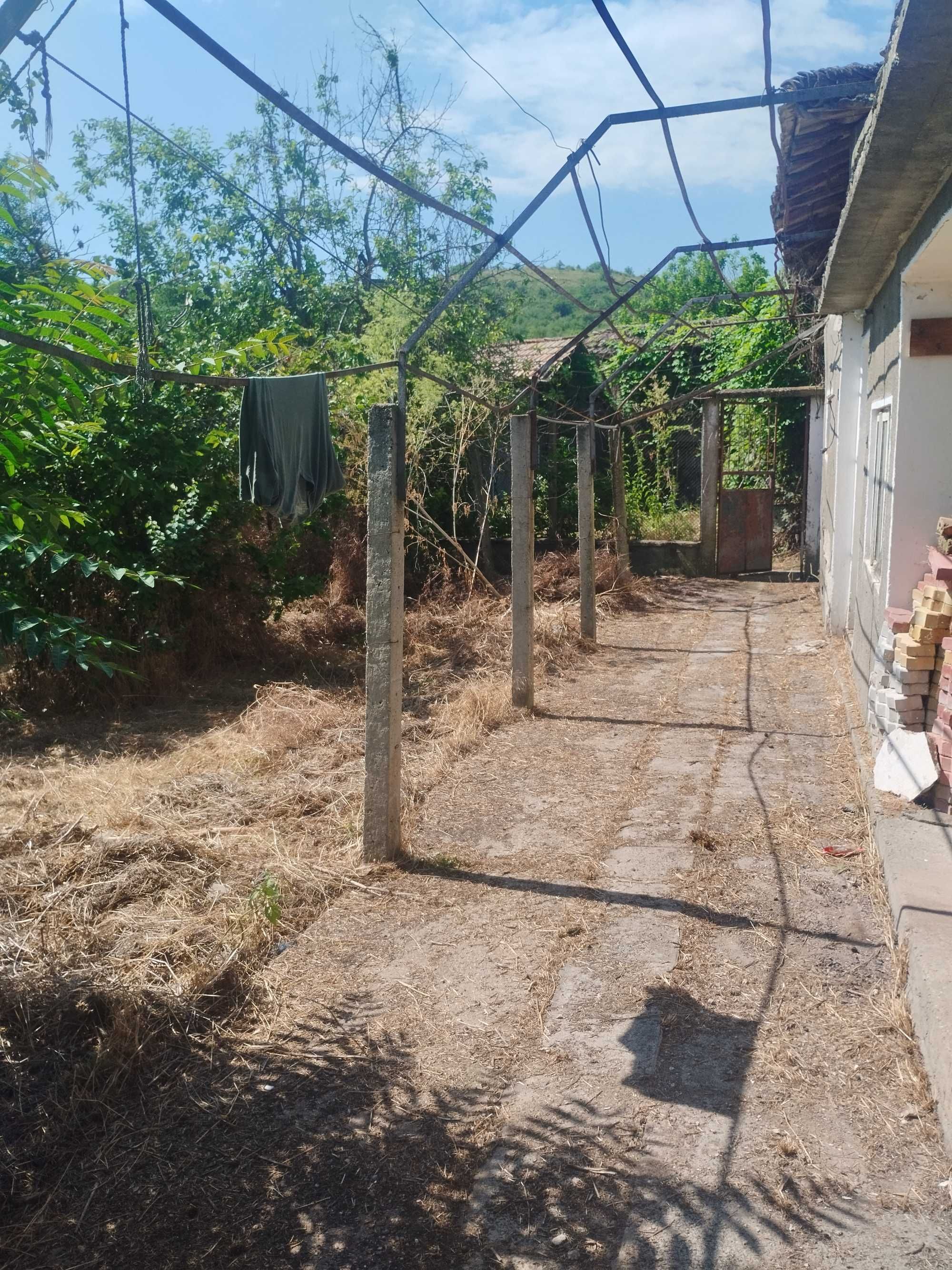 Продавам къща в с. Дряновец