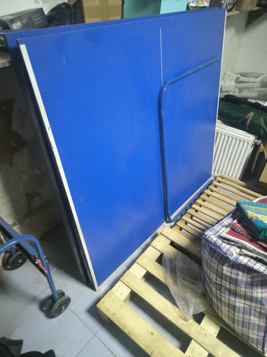 Продам теннисный стол на запчасти