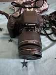 Aparat foto DSLR Canon EOS 2000D