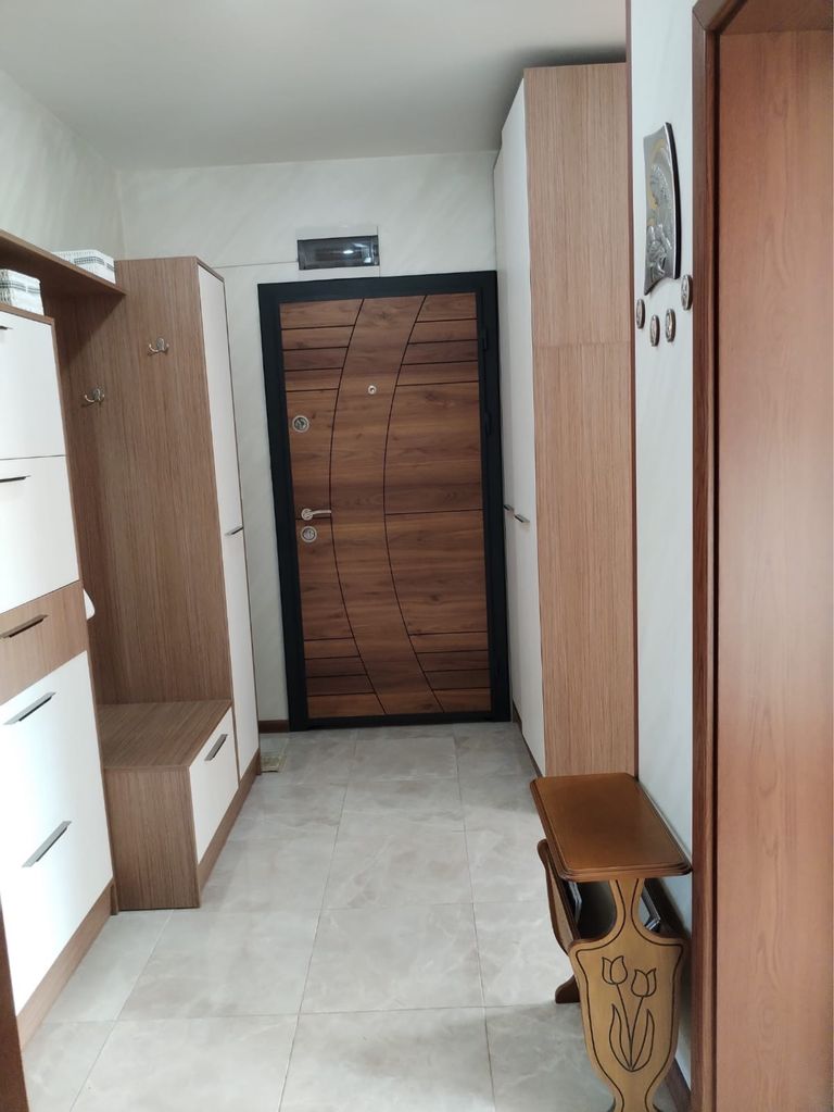 Продава се Тристаен апартамент в Враца, Квартал 103 - 80 кв.м за 2375 €/кв.м - Снимка #10